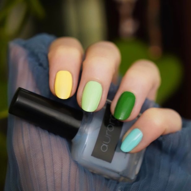 25: Mint Green