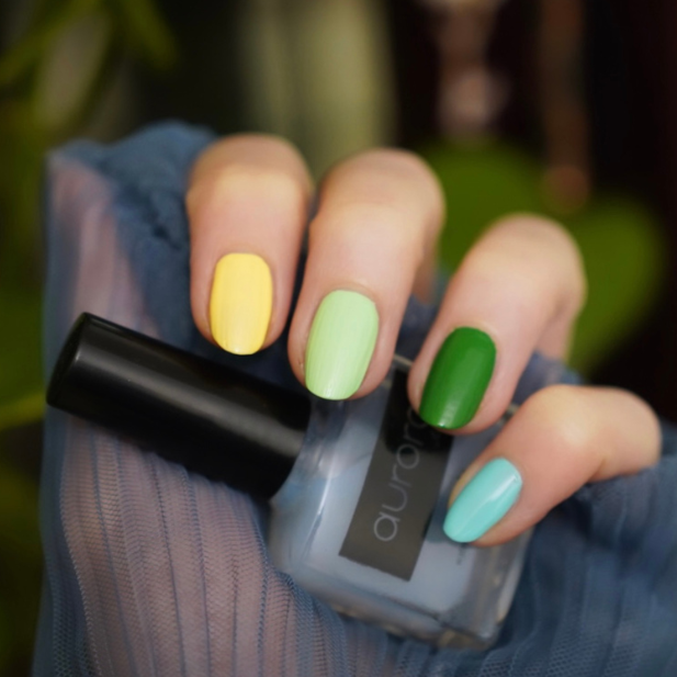 28: Emerald Green
